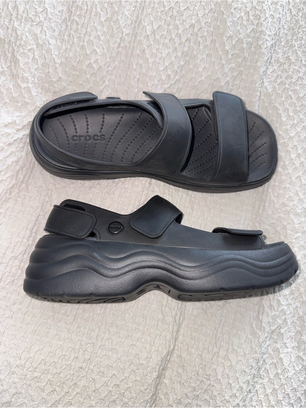 Crocs Skyline Platform Sandals Black 9 - Picture 2 of 10
